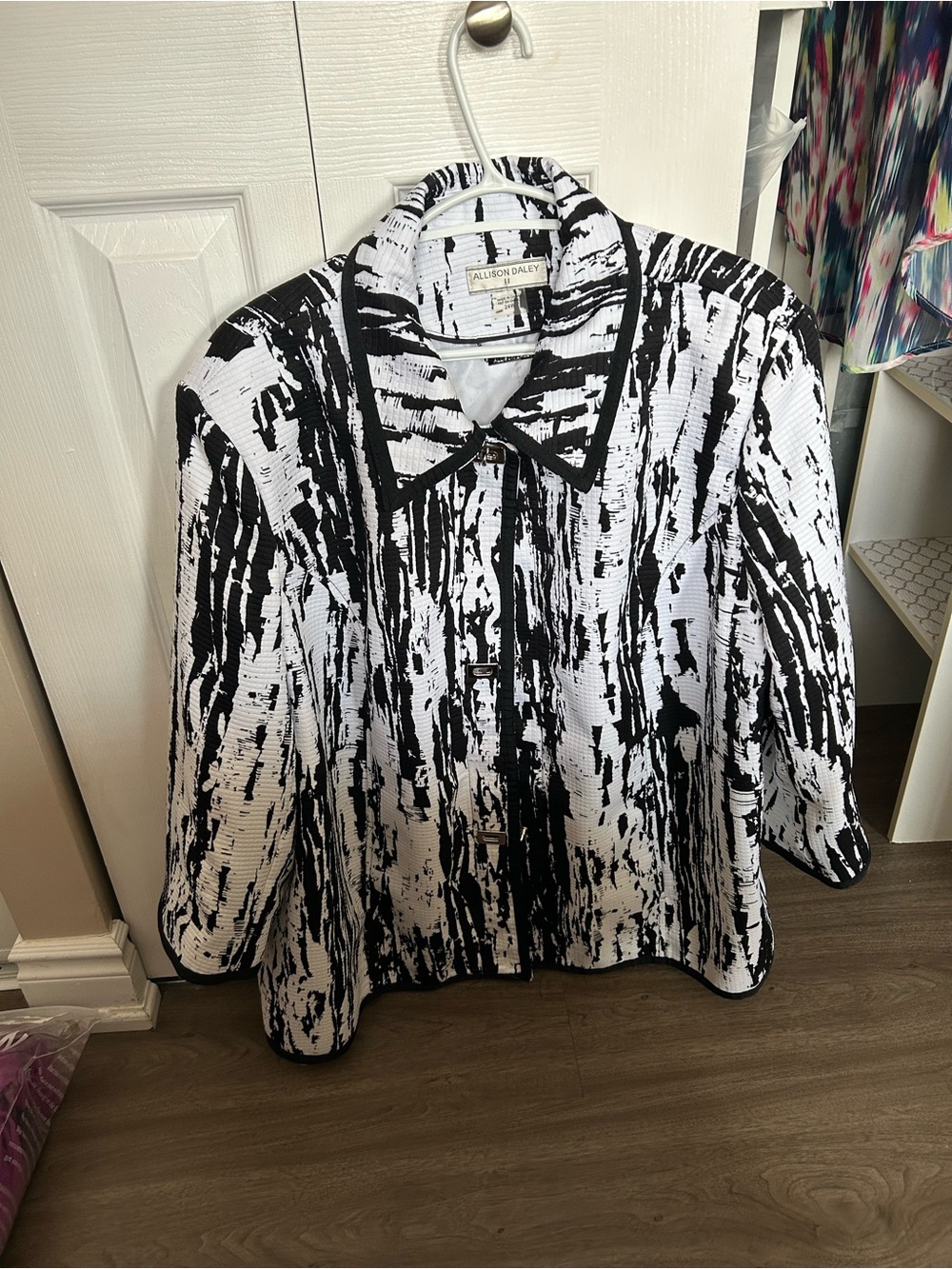 Plus Allison Daley Black and White Brushstroke Button-Front Shirt